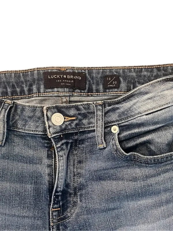 Lucky Brand low rise Lolita Skinny Jeans in Faded Blue Wash - Image 2