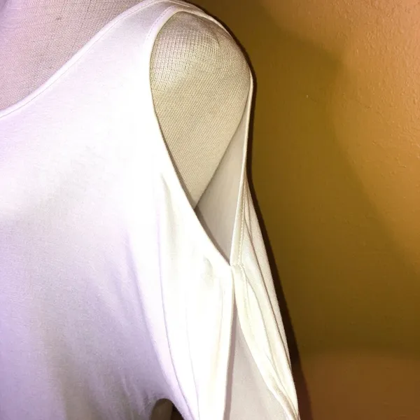 White Shirt Cold Shoulder Lightweight Top New S - Image 4