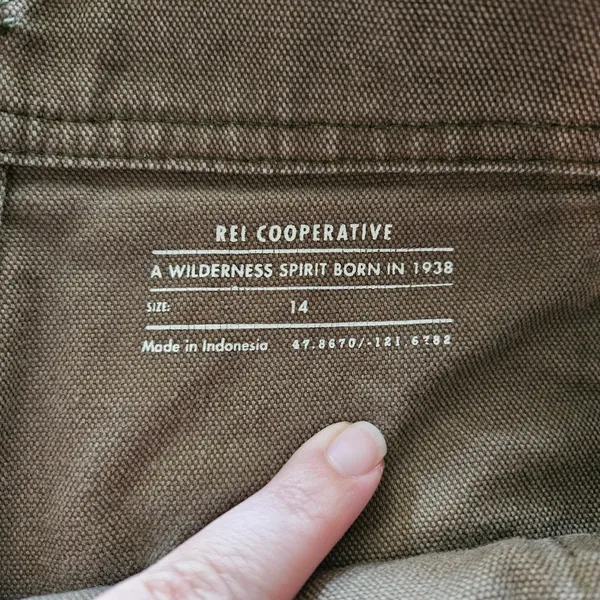 Woman’s REI Co-op Canvas Cargo Shorts Size 14 - Image 6