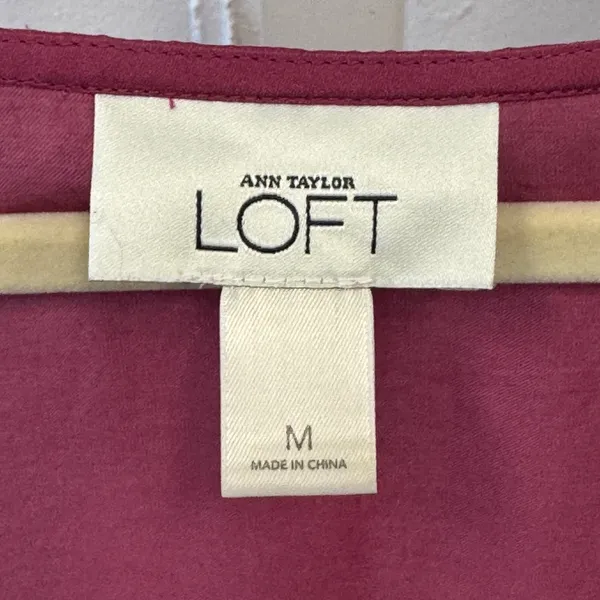 Ann Taylor LOFT Magenta Pink Ruffle V-Neck Sleeveless Blouse Top Size Medium - Image 6