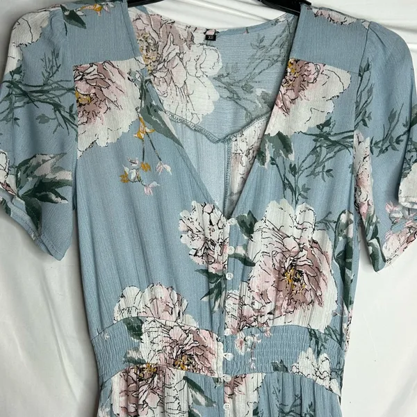 Light Blue Floral Rayon Crinkle maxi dress. Size XS. No brand tag. - Image 2