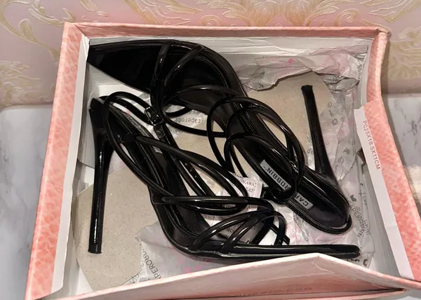Cape Robbin black pointed strapped heels size 6.5 women’s - Image 6