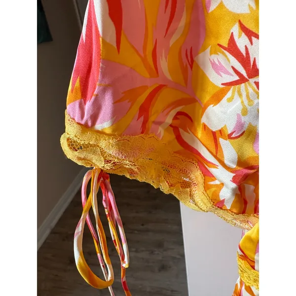 Umgee Yellow Pink Floral Lace Trim V-Neck Mini Dress New With Tags - Image 4