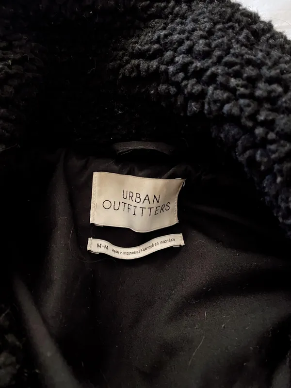 Urban Outfitters Puffy Jacket Size M. - Image 2