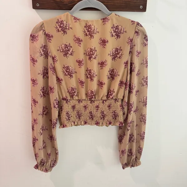Wilfred Aritzia‎ Floral Smocked Cropped Blouse Tan Purple V-Neck Puff Sleeve S - Image 5