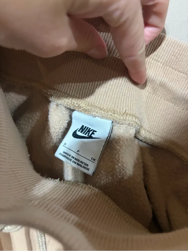 Nike shorts - Image 2