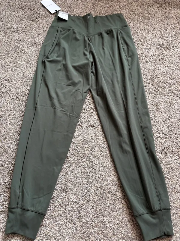 CALIA by Carrie Underwood Joggers size medium NWT - Image 6