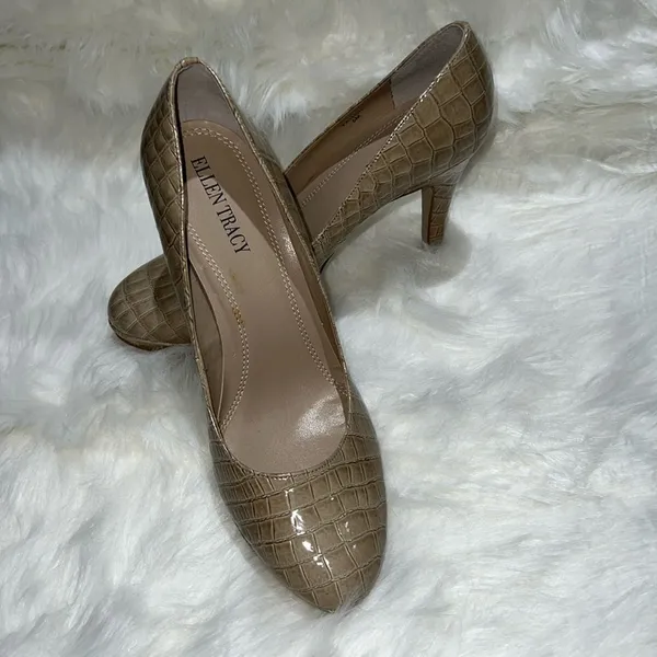NWOT Ellen‎ Tracy Nude Crocodile Embossed Pump Heels Size 6M. B65 - Image 2