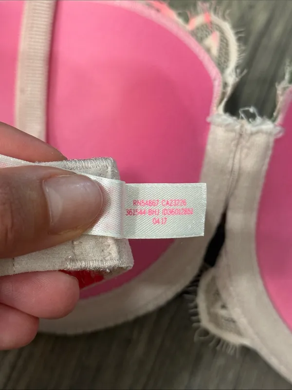 Victoria's Secret date push up bra 32D - Image 5