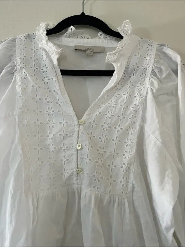 Loft White Eyelet Cotton Peasant Top Medium Cottagecore Romantic Prairie Coastal - Image 3
