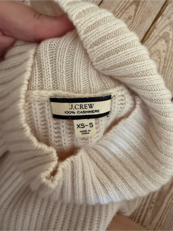 J.Crew 100% Cashmere Mock Neck Sweater Vest Size XS-S - Image 3
