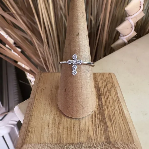 Sterling Silver Cross Clear CZ Ring - Image 3