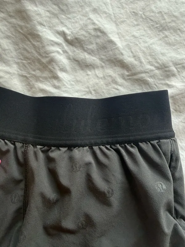 Lululemon Hotty Hot Shorts 2.5" Low-Rise - Image 4