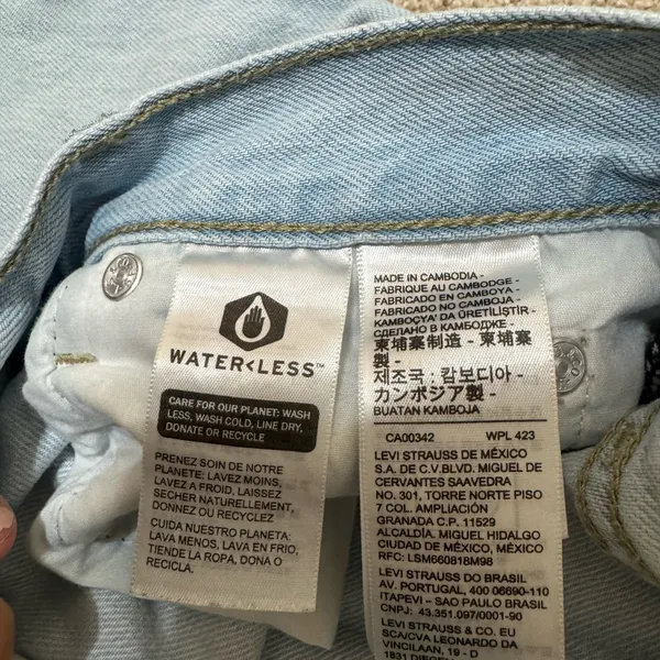 Levi’s Low Pro Straight Jeans Light Wash Distressed Size 25 Women’s - Image 9
