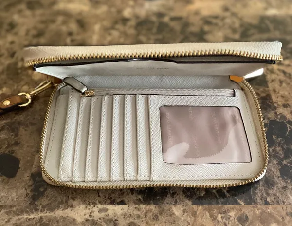 Michael Kors Wallet - Image 5