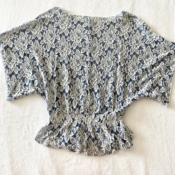 Ariat Floral Lace Dolman Blouse Womens‎ Size S Blue White Smocked Waist Western - Image 9