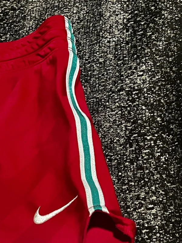 Womens medium Nike Shorts - Image 6