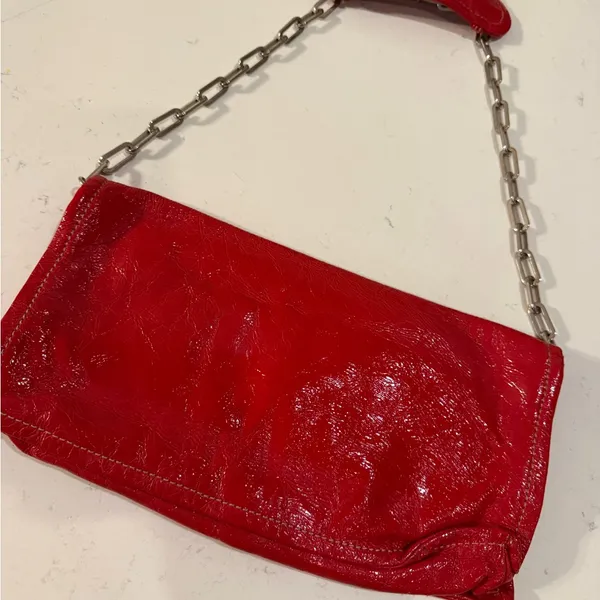 Vintage Moschino Shiny Patent Leather Red Clutch Bag Handbag Chain Strap POuch - Image 4