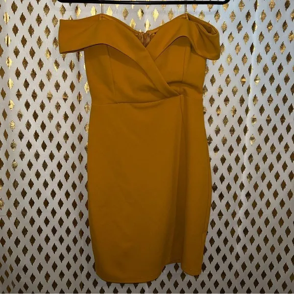 Blashe mini dress in mustard yellow off the shoulder size S - Image 2