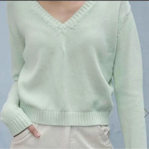 Brandy Melville Leigh Mint Green Ribbed V-Neck Sweater NWT OS - Image 2