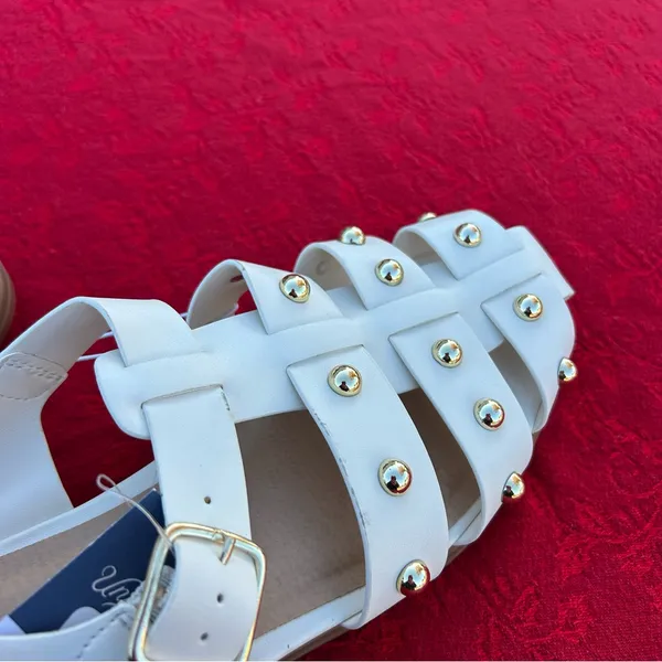 Universal Threads Women's Winnie Studded Fisherman Sandals - Off-White size 8.5 - Image 6