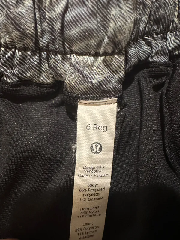 Lululemon Hotty Hot Short 2.5” - Image 3