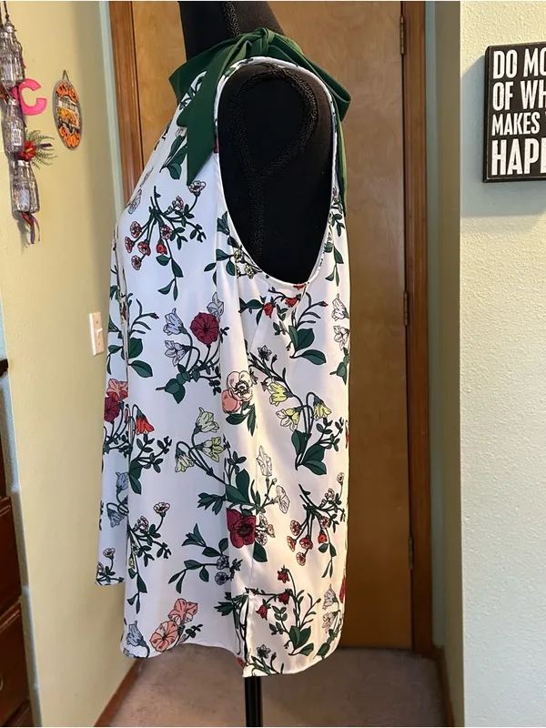 Ann Taylor botanical print sleeveless top with decorative tie size L - Image 4