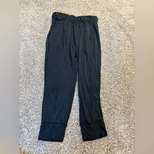 lululemon joggers - Image 2