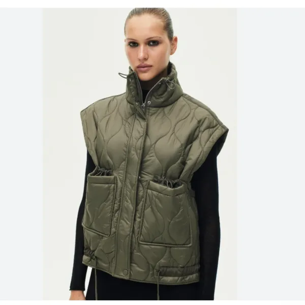 NWOT ZARA Khaki Green Puffer Jacket Sleeveless Pockets Lightweight Oversize M - Image 3
