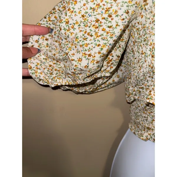 Altar'd State Ditsy Floral Smock Crop Off Shoulder Puff Sleeve Cream top L Boho‎ - Image 4