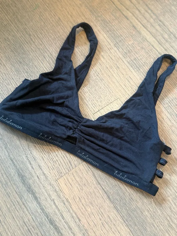 Lululemon Simply Gathered Bralette: Size XS - Image 4
