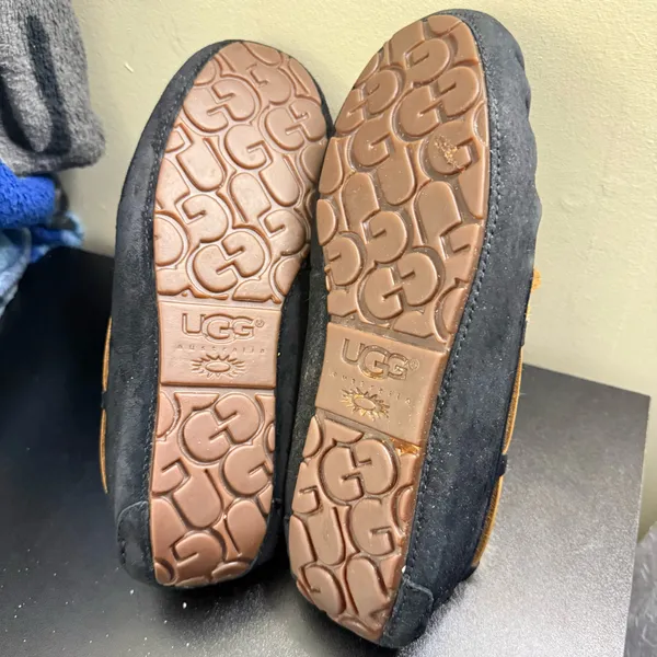 UGG Dakota Moccasin Black Women Size 9 - Image 6