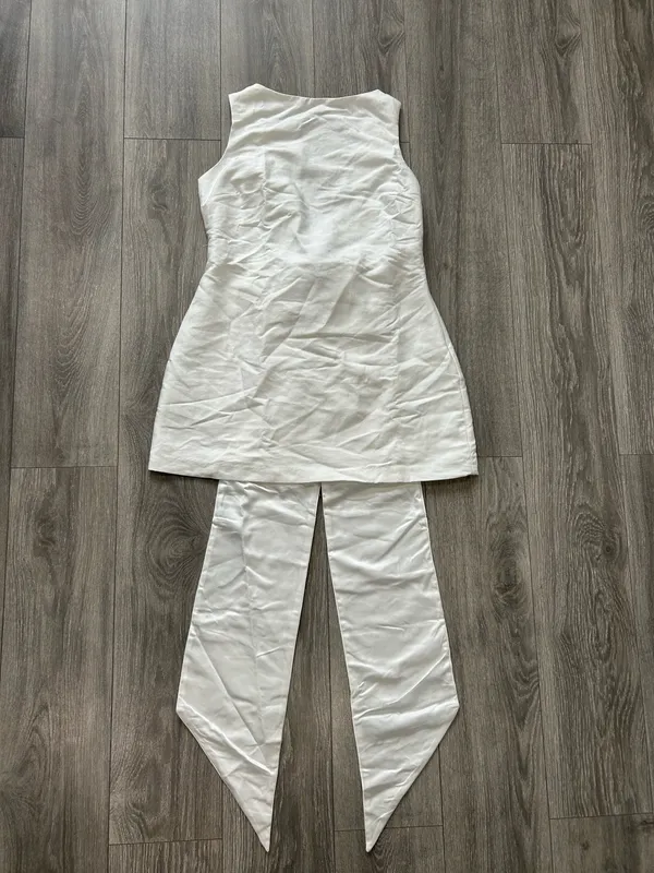 New Showpo Kartia Mini Dress Fitted Low Back Bow Dress In Off White Size Large - Image 8