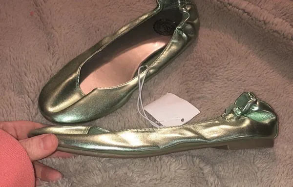 NWT SO Metallic Ballet Flats, size 6 - Image 3