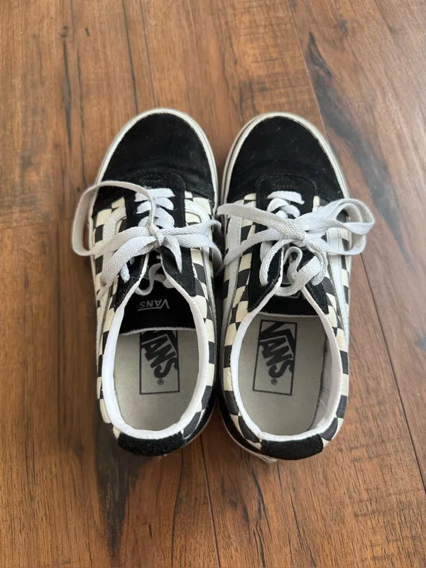 Vans Checkerboard Old Skool Low-Top Sneakers - Black/Ivory - Image 2