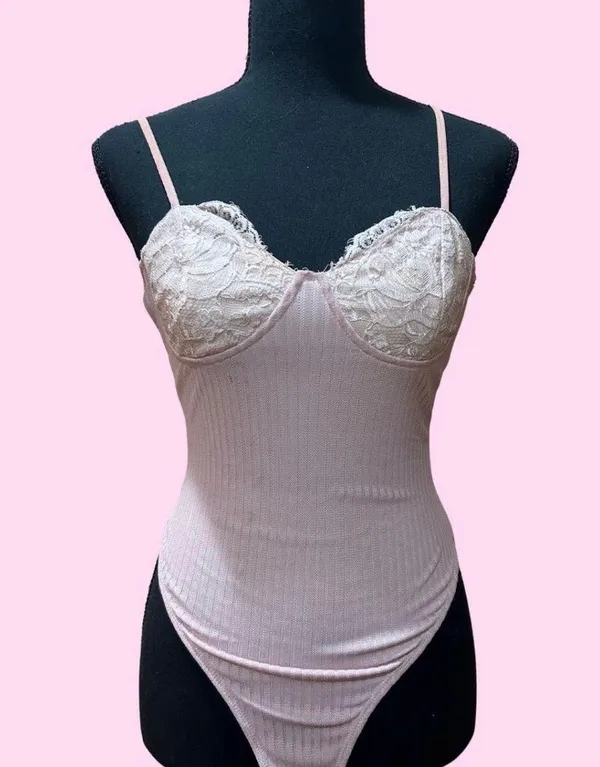 superdown Hayden Lace Bodysuit - Image 4