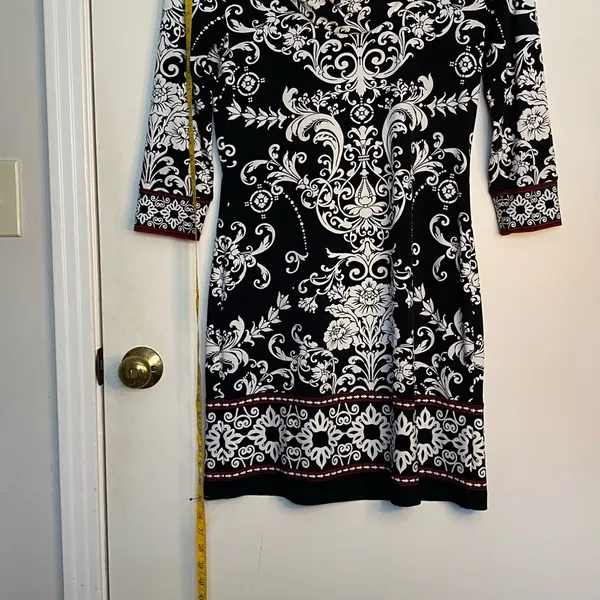 White House black market size small-black white large floral print - Image 9