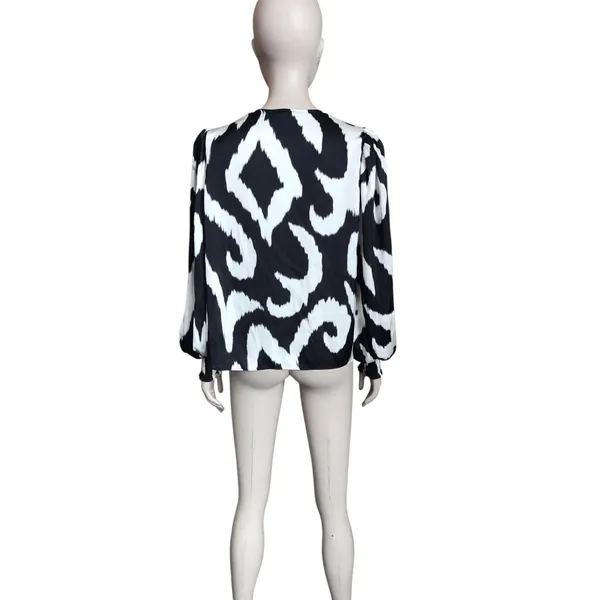 Express Black and White Patterned Blouse - Image 5