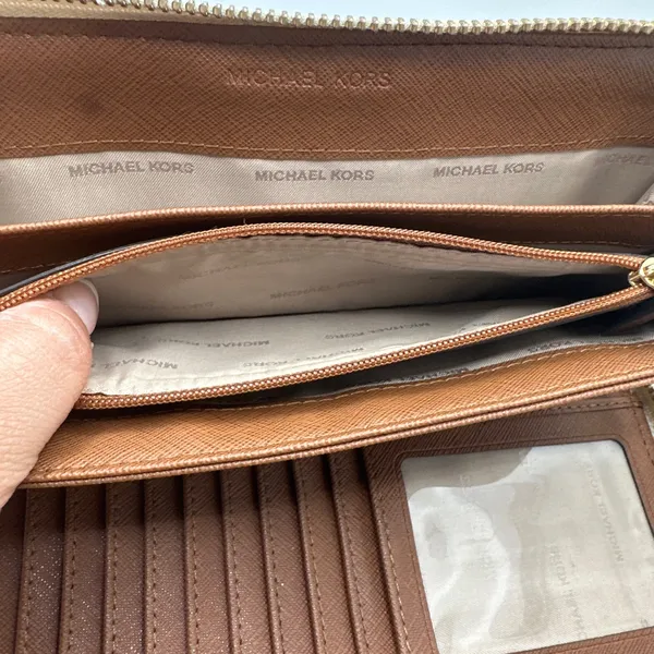 MICHAEL KORS Jet Set Zip Around Wallet - Image 9