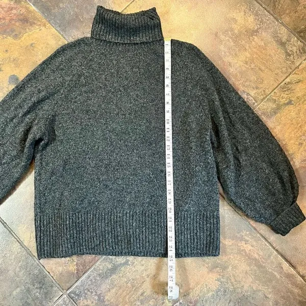 H&M Women’s Large Gray Turtleneck with Cuff Wrist - Image 3