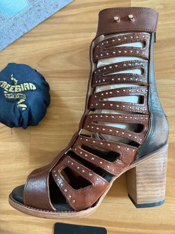 Awesome New FREEBIRD by Steven Lotus Stud Gladiator Heels - Cognac - Sz 8 - Image 4