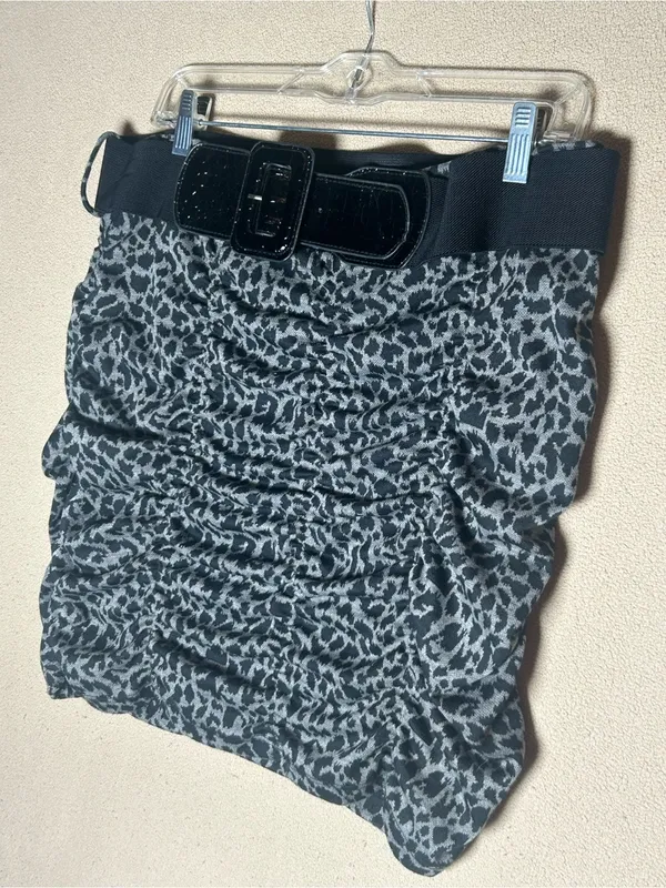 Plus size Black and Gray Leopard Print Ruched Mini Skirt with Belt 2X Stretchy. - Image 2
