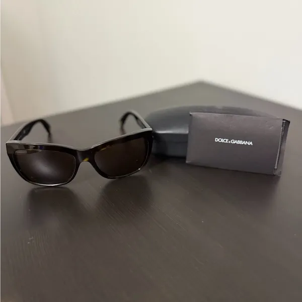 D&G Dolce & Gabbana Women’s Tortoiseshell Oversized Sunglasses DD3080 502/73 - Image 2
