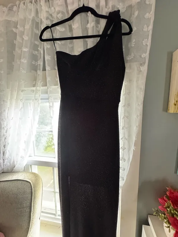 Windsor Black One-Shoulder Dress - Image 3