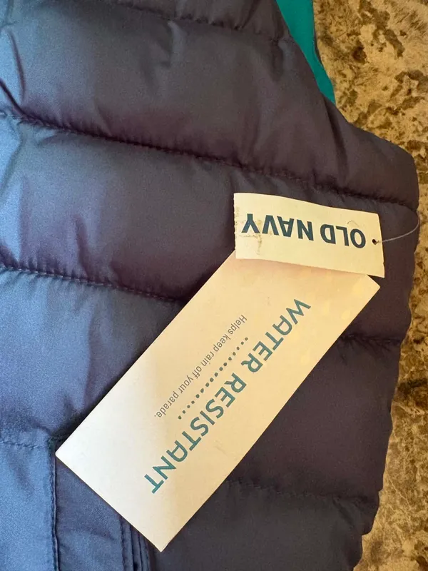Old Navy colorblocked puffer vest  - Image 4