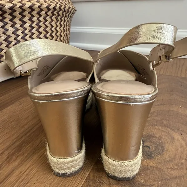 H by Halston Gold Leather Stella Slingback Wedge Sandal 7 - Image 4