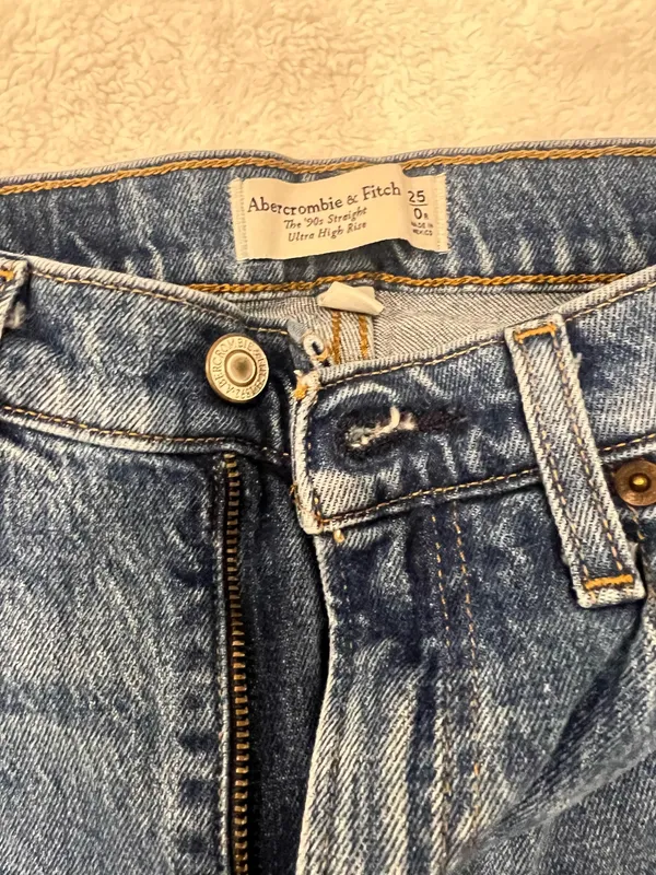 Abercrombie 90s Ultra High-Rise Straight Jeans Curve Love - Image 2