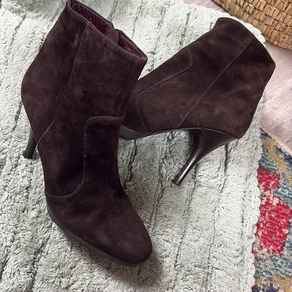 Via Spiga Elegant Brown Suede Women's Ankle Boots made in Italy 8M - Image 7