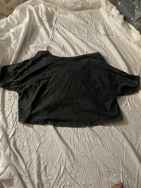 Forever 21 cropped tee - Image 2