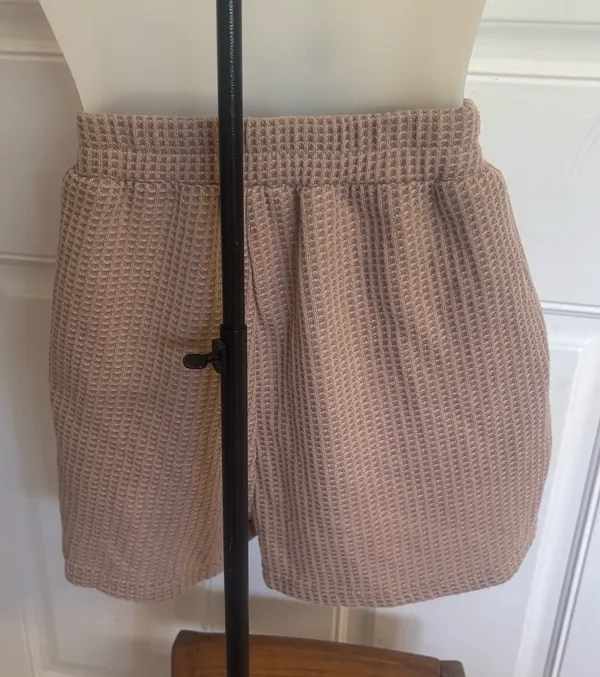 XL Yibock (Amazon) beige 2 Piece Loungewear/Pajama long sleeve/short set - Image 4